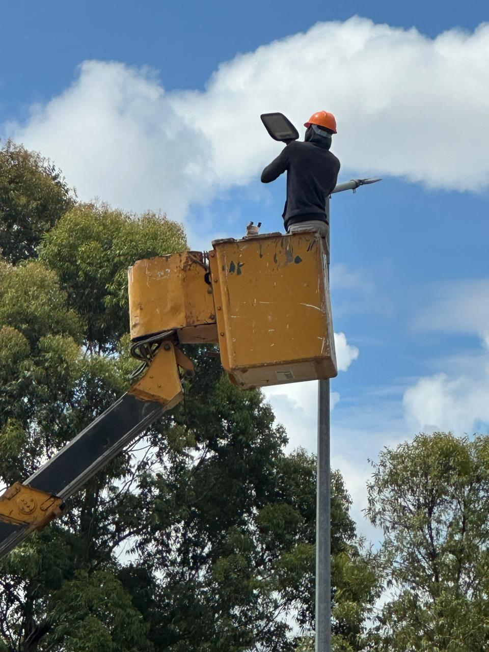 Instalação em poste de iluminação pública